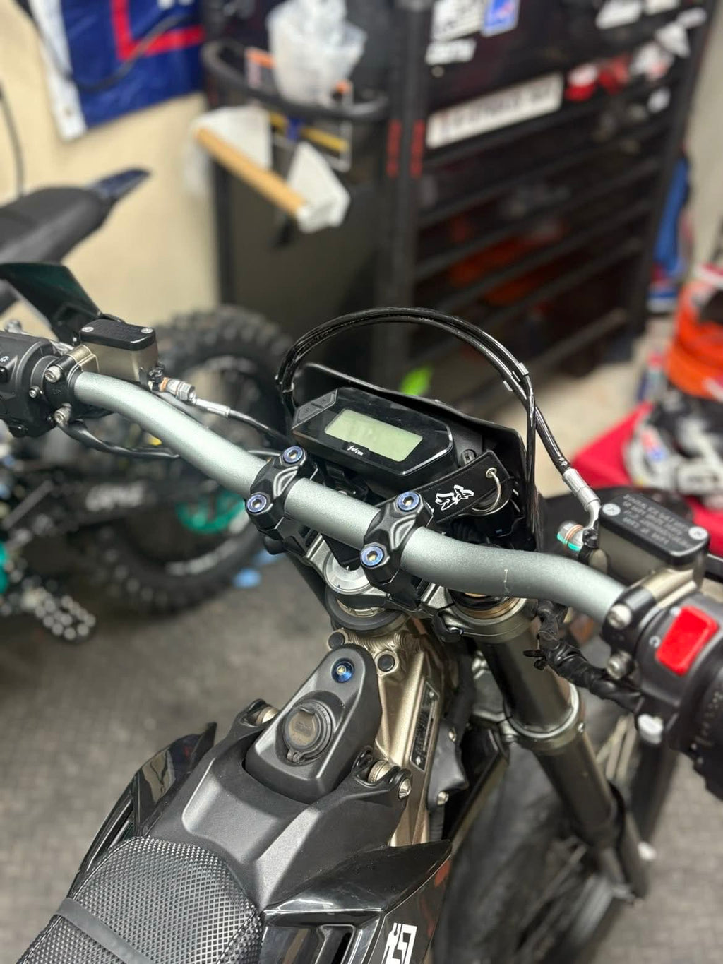 Ultra Bee Direct Mount Titanium